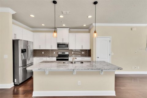 Townhouse in Winter Park, Florida 3 bedrooms, 166.02 sq.m. № 1851168 - photo 11