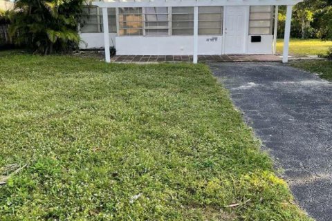 Villa ou maison à North Miami Beach, Floride 3 chambres, 144.93 m2 № 2338028
