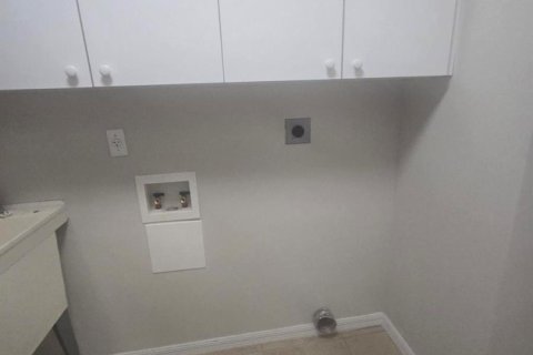 Villa ou maison à louer à Port St. Lucie, Floride: 3 chambres, 207.26 m2 № 2087855 - photo 8