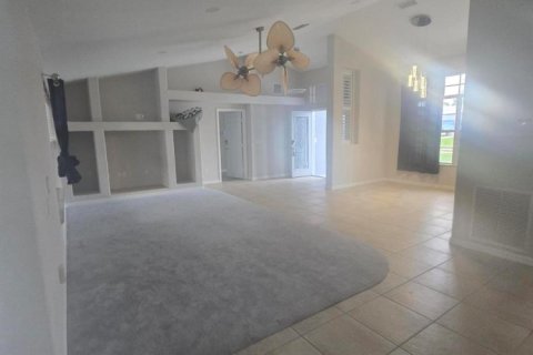 Villa ou maison à louer à Port St. Lucie, Floride: 3 chambres, 207.26 m2 № 2087855 - photo 5