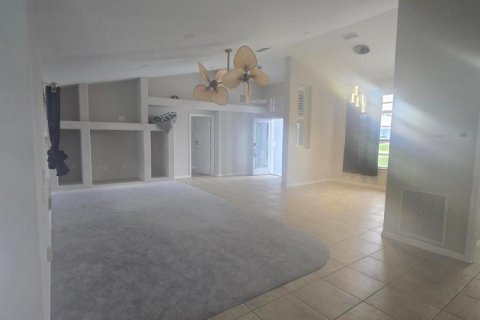 Villa ou maison à louer à Port St. Lucie, Floride: 3 chambres, 207.26 m2 № 2087855 - photo 6