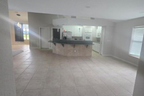 Villa ou maison à louer à Port St. Lucie, Floride: 3 chambres, 207.26 m2 № 2087855 - photo 18