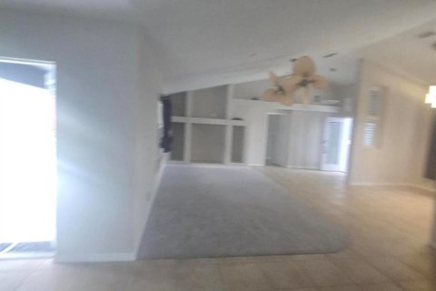 Villa ou maison à louer à Port St. Lucie, Floride: 3 chambres, 207.26 m2 № 2087855 - photo 3