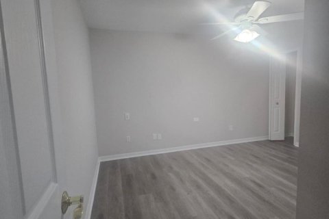 Villa ou maison à louer à Port St. Lucie, Floride: 3 chambres, 207.26 m2 № 2087855 - photo 11