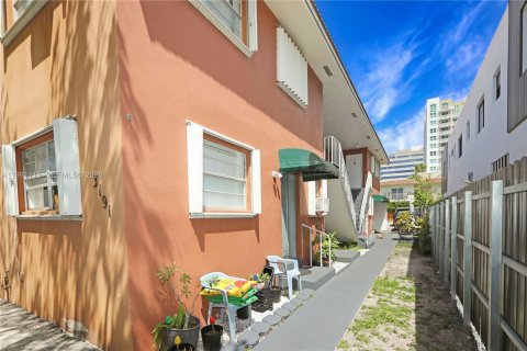 Commercial property in Miami, Florida № 2146439 - photo 17