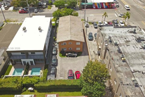 Commercial property in Miami, Florida № 2146439 - photo 15