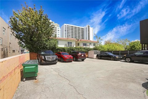 Commercial property in Miami, Florida № 2146439 - photo 21