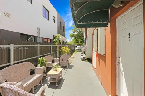Commercial property in Miami, Florida № 2146439 - photo 19