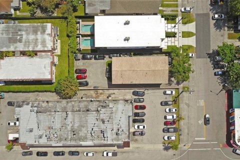 Commercial property in Miami, Florida № 2146439 - photo 9