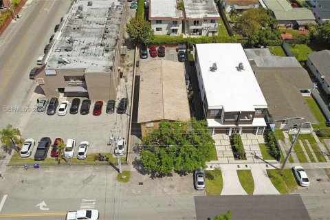 Commercial property in Miami, Florida № 2146439 - photo 2