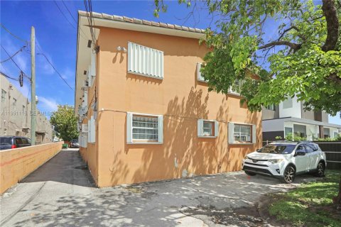 Commercial property in Miami, Florida № 2146439 - photo 16