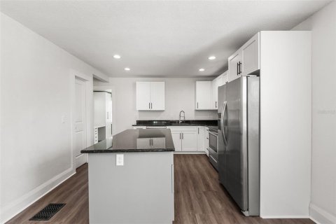 Villa ou maison à vendre à Lakeland, Floride: 4 chambres, 158.31 m2 № 2421843 - photo 12