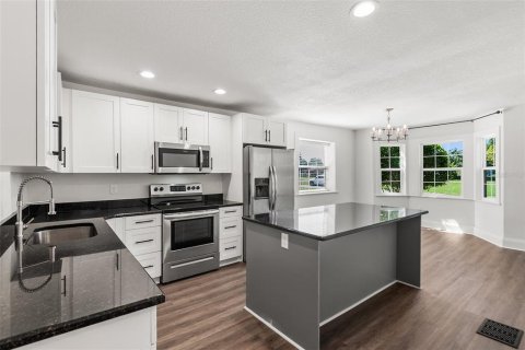 Villa ou maison à vendre à Lakeland, Floride: 4 chambres, 158.31 m2 № 2421843 - photo 9
