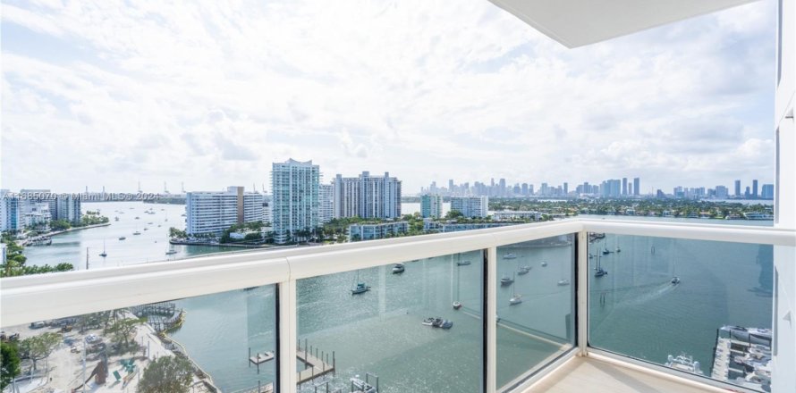 Condo à Miami Beach, Floride, 4 chambres  № 1421669