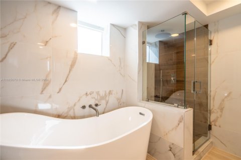 Copropriété à vendre à Miami Beach, Floride: 4 chambres, 208.66 m2 № 1421669 - photo 30