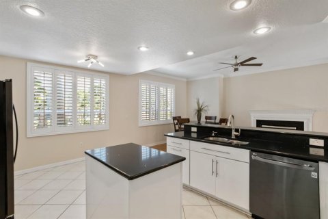 Condo in Palm Harbor, Florida, 2 bedrooms  № 1556330 - photo 15