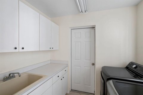 Condo in Palm Harbor, Florida, 2 bedrooms  № 1556330 - photo 28