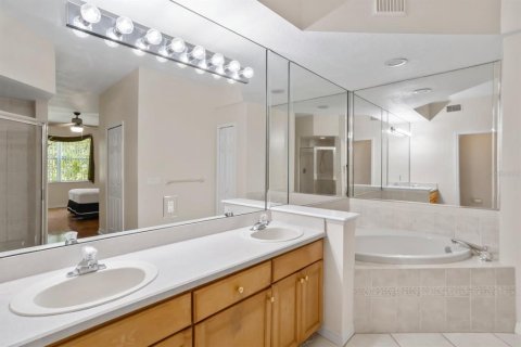 Condo in Palm Harbor, Florida, 2 bedrooms  № 1556330 - photo 26