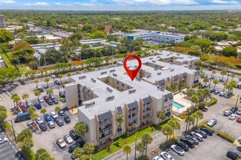 Condo in Miami, Florida, 3 bedrooms № 2077577 - photo 29