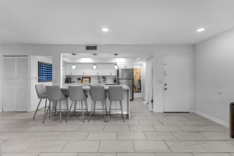 Condo in Miami, Florida, 3 bedrooms № 2077577 - photo 7