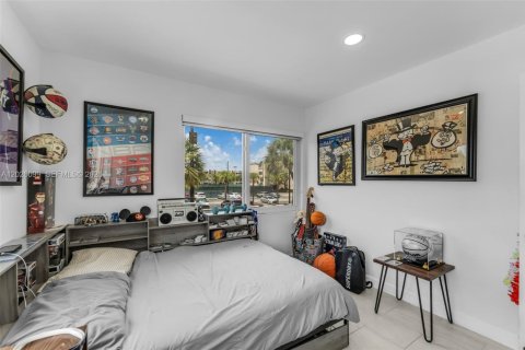 Condo in Miami, Florida, 3 bedrooms № 2077577 - photo 18