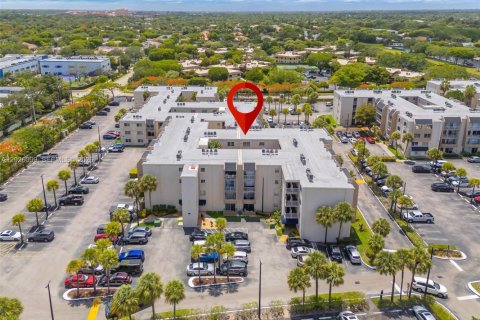 Condo in Miami, Florida, 3 bedrooms № 2077577 - photo 28