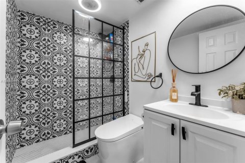 Condo in Miami, Florida, 3 bedrooms № 2077577 - photo 14