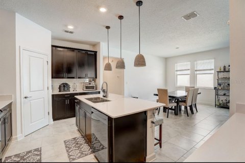 House in Kissimmee, Florida 4 bedrooms, 199.83 sq.m. № 1553787 - photo 17