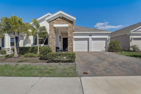 House in Kissimmee, Florida 4 bedrooms, 199.83 sq.m. № 1553787 - photo 1