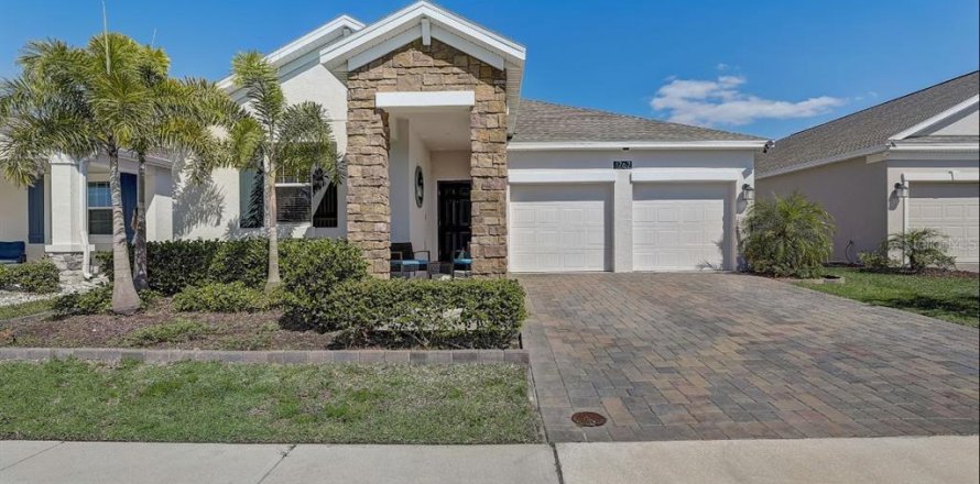 House in Kissimmee, Florida 4 bedrooms, 199.83 sq.m. № 1553787