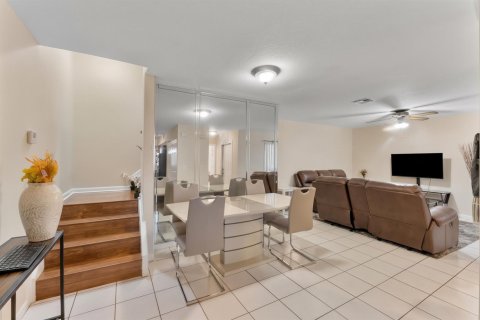 Touwnhouse à vendre à West Palm Beach, Floride: 2 chambres, 103.49 m2 № 2405876 - photo 4