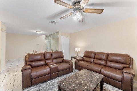 Touwnhouse à vendre à West Palm Beach, Floride: 2 chambres, 103.49 m2 № 2405876 - photo 5