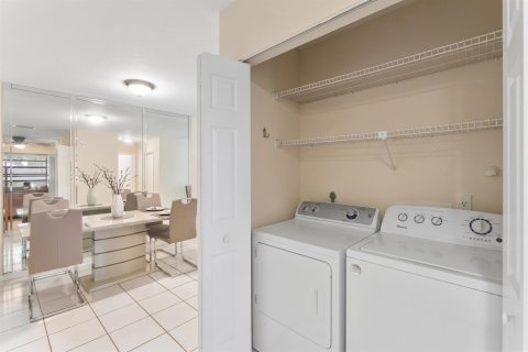 Touwnhouse à vendre à West Palm Beach, Floride: 2 chambres, 103.49 m2 № 2405876 - photo 11