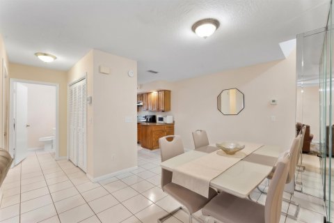 Touwnhouse à vendre à West Palm Beach, Floride: 2 chambres, 103.49 m2 № 2405876 - photo 10