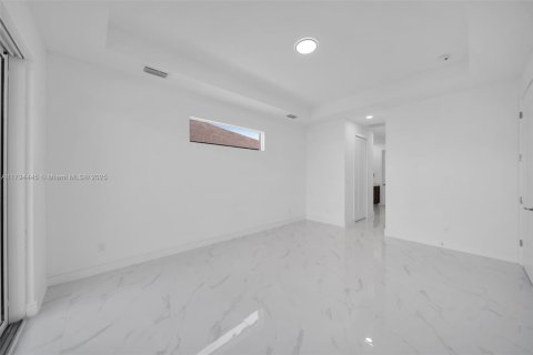 House in Cape Coral, Florida 3 bedrooms № 1861491 - photo 30