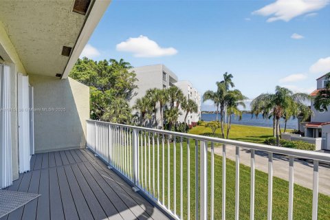 Touwnhouse à vendre à Hypoluxo, Floride: 2 chambres, 177.16 m2 № 1970884 - photo 24