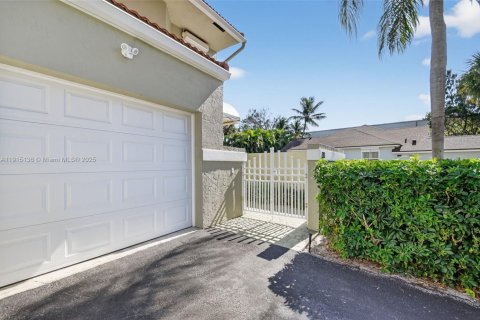 Touwnhouse à vendre à Hypoluxo, Floride: 2 chambres, 177.16 m2 № 1970884 - photo 3