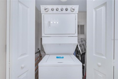 Townhouse in Kissimmee, Florida 3 bedrooms, 133.31 sq.m. № 2304971 - photo 24