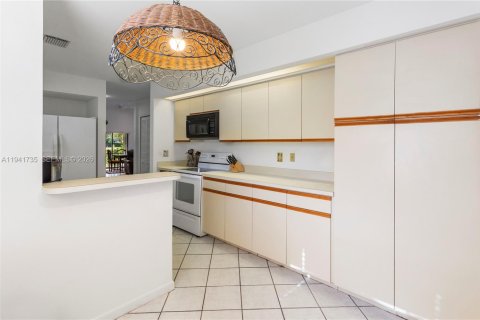 Touwnhouse à vendre à Tamarac, Floride: 3 chambres, 165.74 m2 № 1998780 - photo 9