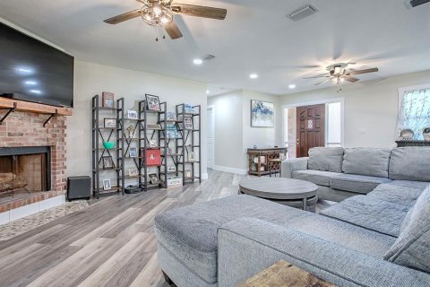 Villa ou maison à vendre à Eustis, Floride: 4 chambres, 186.45 m2 № 1737138 - photo 7