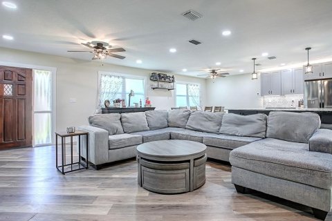 Villa ou maison à vendre à Eustis, Floride: 4 chambres, 186.45 m2 № 1737138 - photo 6