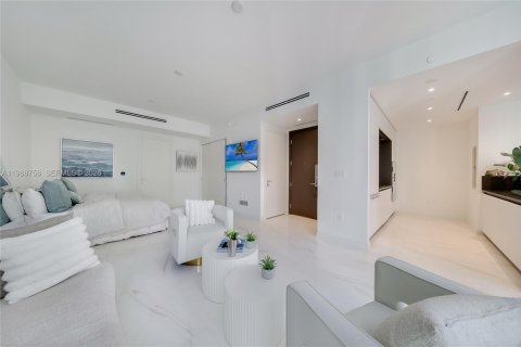 Condominio en venta en Miami, Florida, 57.41 m2 № 2031219 - foto 2