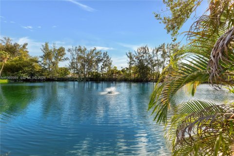 Condo in Miami, Florida, 1 bedroom № 2030867 - photo 23