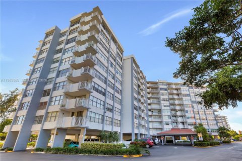 Condo in Miami, Florida, 1 bedroom  № 2030867