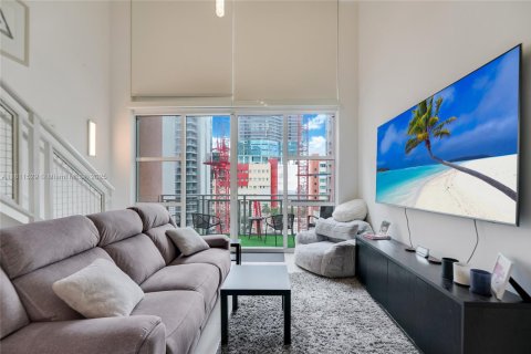 Кондоминиум с 1 спальней в Майами, Флорида № 2037196