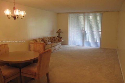 Condo in Margate, Florida, 1 bedroom  № 1859853 - photo 4