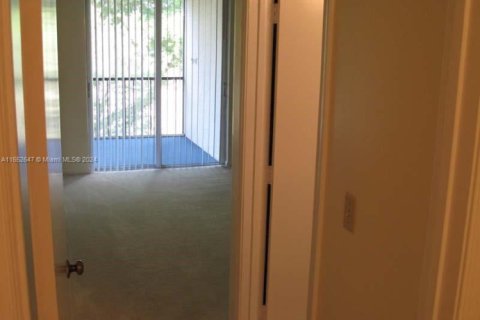 Condo in Margate, Florida, 1 bedroom  № 1859853 - photo 8