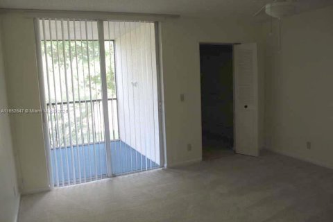 Condo in Margate, Florida, 1 bedroom  № 1859853 - photo 9