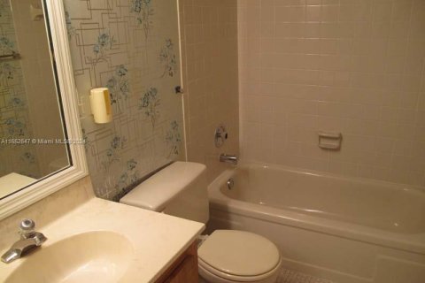 Condo in Margate, Florida, 1 bedroom  № 1859853 - photo 12