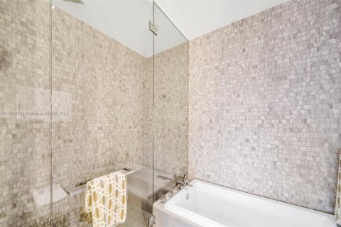 Купить кондоминиум в Майами, Флорида 1 спальня, 82.59м2, № 1940079 - фото 16